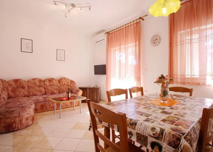 Schoene In Mit Eigener Terrasse By Interhome Apartment Baska (Krk)