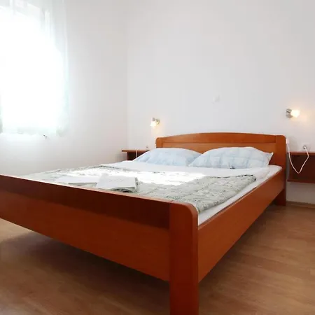 Schoene In Mit Eigener Terrasse By Interhome Apartmán