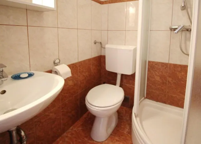 Schoene In Mit Eigener Terrasse By Interhome דירה