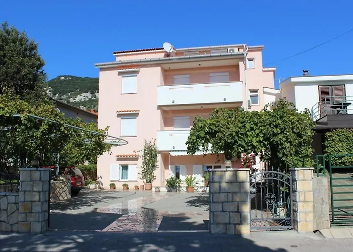 דירה Schoene In Mit Eigener Terrasse By Interhome *